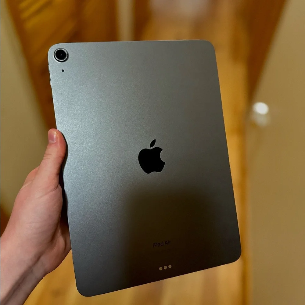iPad Air (5th generation) Wi-Fi 64GB